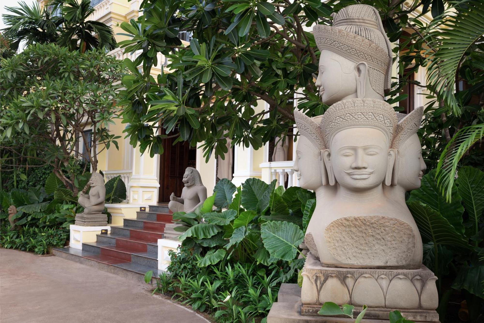 The Elephant 4* Siem Reap