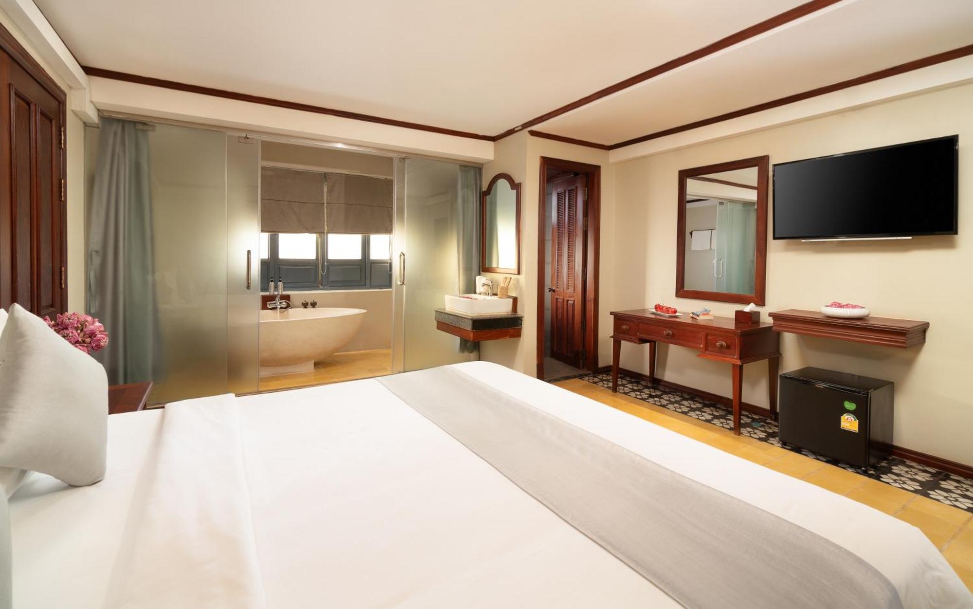 Khách sạn The Elephant 4*